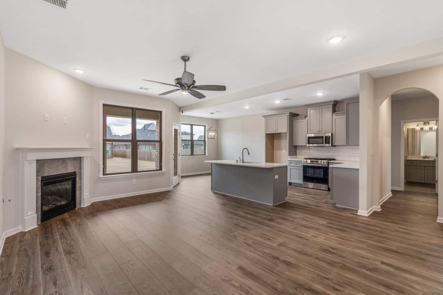 185 Valleyview Dr- Great Room